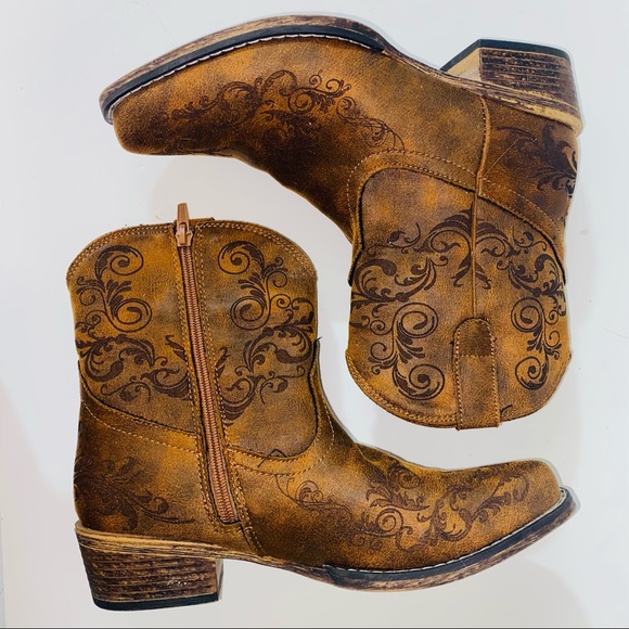 Roper Shoes - Roper Ladies Snip Toe Laser Design Fashion Shorty Boots Size 9